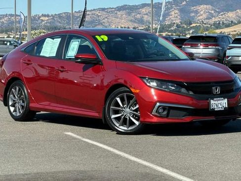 Used 2019 Honda Civic EX image 2