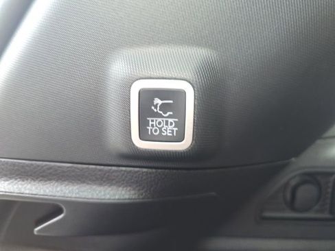 Certified 2025 Jeep Grand Cherokee Limited AWD/4WD image 29