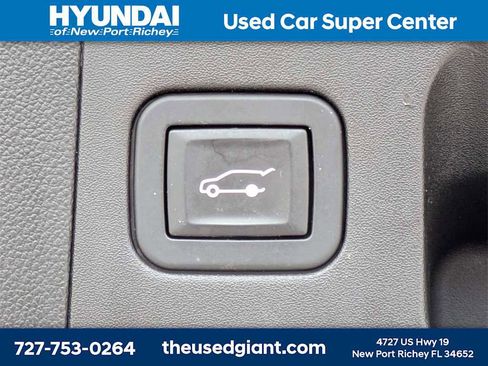 Used 2018 Cadillac XT5 FWD w/ LPO, Wheel Lock Package image 13