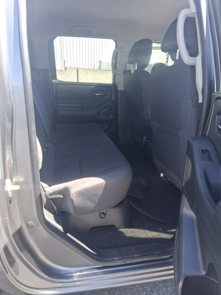 Used 2022 Nissan Frontier SV AWD/4WD image 8
