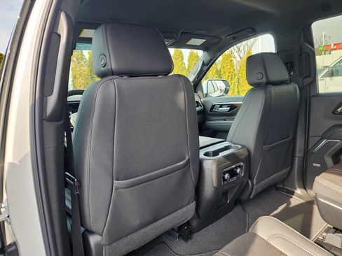 Used 2025 Chevrolet Tahoe High Country image 15