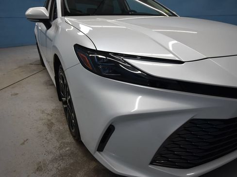 Used 2025 Toyota Camry XLE AWD/4WD image 37