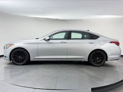 Used 2015 Hyundai Genesis 5.0 RWD image 3