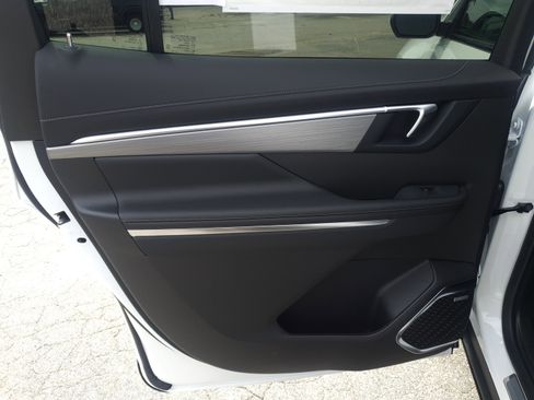 New 2025 Buick Enclave Preferred image 11