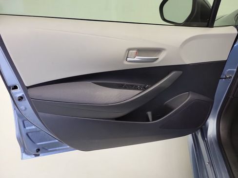Used 2021 Toyota Corolla LE FWD image 18