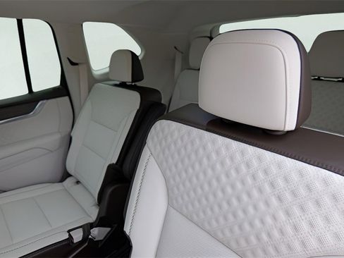 New 2026 GMC Acadia Denali image 24