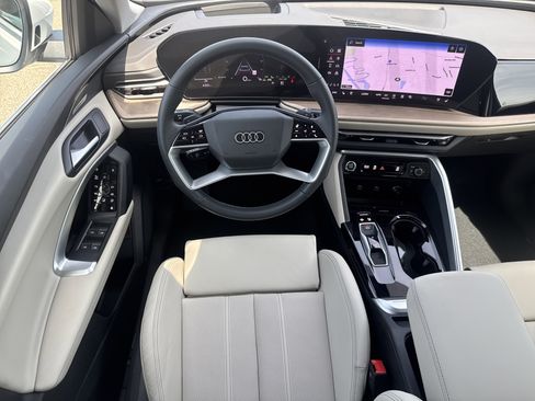 Certified 2025 Audi Q5 Premium Plus w/ Premium Plus image 8