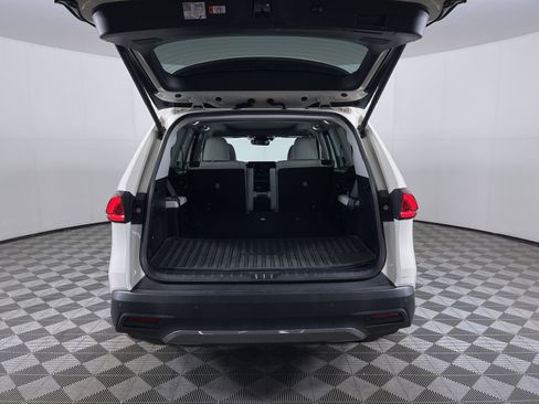 Used 2024 Toyota Grand Highlander AWD image 26