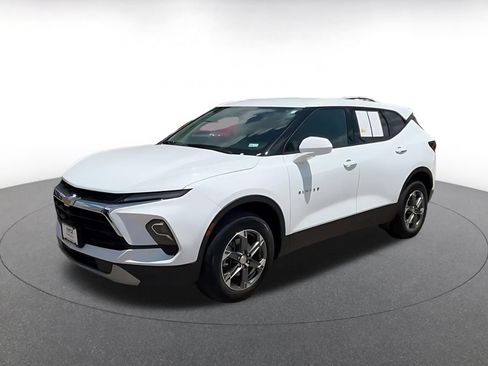 Used 2025 Chevrolet Blazer LT FWD image 8