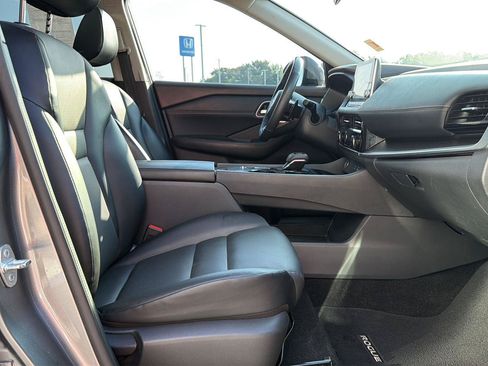 Used 2021 Nissan Rogue SV w/ Premium Package FWD image 37