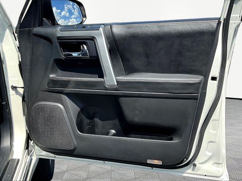 Used 2023 Toyota 4Runner Limited AWD/4WD image 28