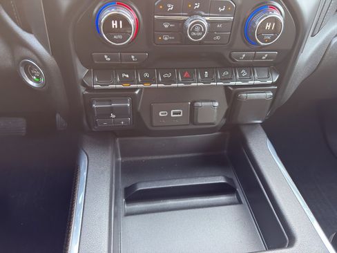 Used 2020 Chevrolet Silverado 1500 RST image 22