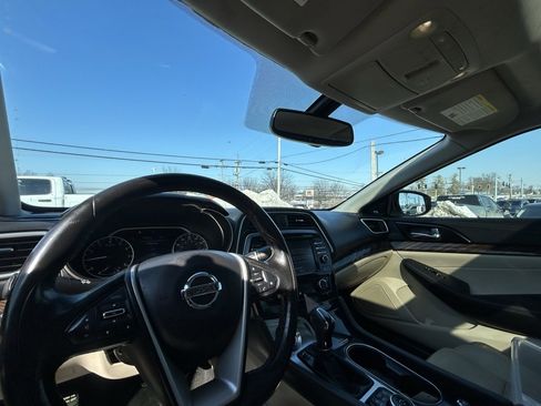 Used 2017 Nissan Maxima Platinum image 15