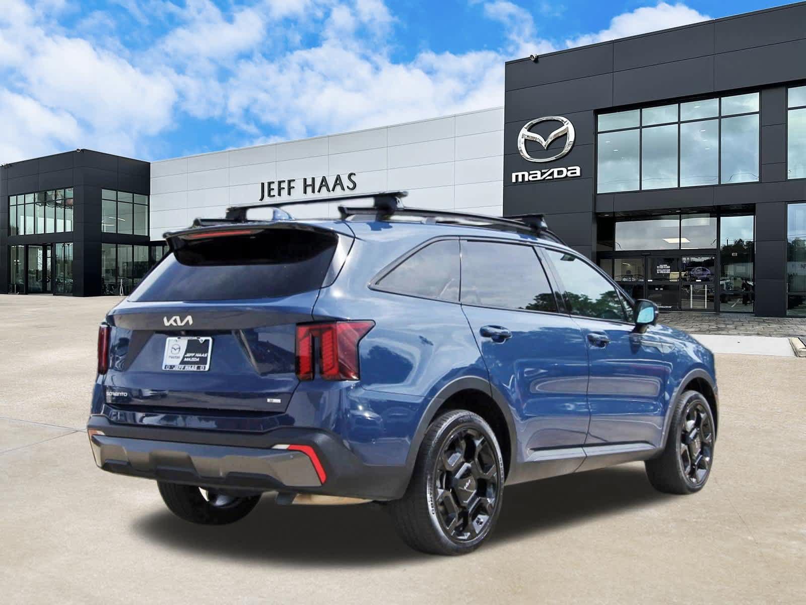 Used 2024 Kia Sorento SX AWD/4WD image 3