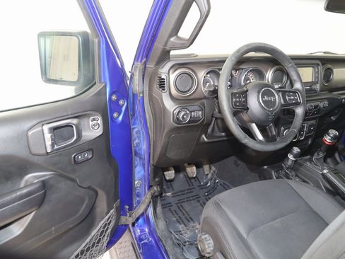 Used 2018 Jeep Wrangler Unlimited Sport S image 41