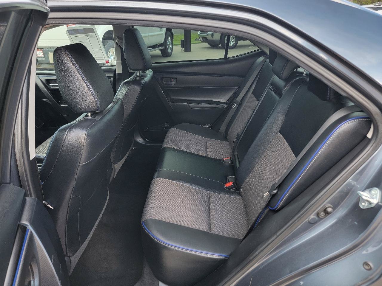 Used 2017 Toyota Corolla SE w/ Carpet Mat Package (TMS) FWD image 18