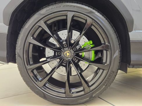 Used 2022 Lamborghini Urus AWD/4WD image 8