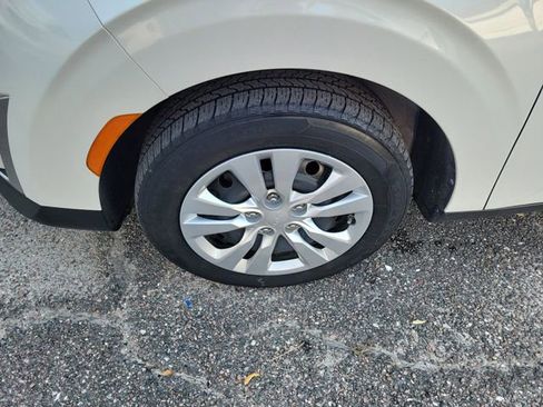 Used 2023 Kia Soul LX image 6