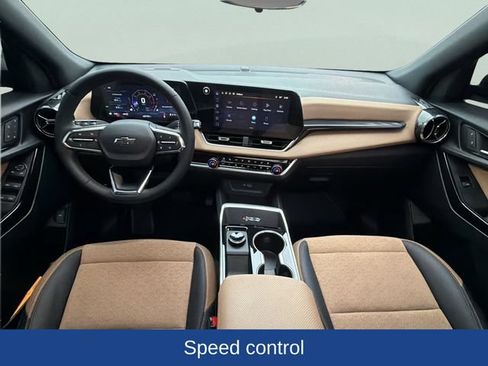 Used 2025 Chevrolet Equinox ACTIV w/ Safety and Technology Package AWD/4WD image 27