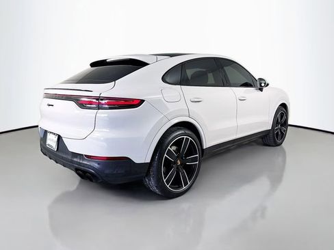 Used 2023 Porsche Cayenne Coupe image 5