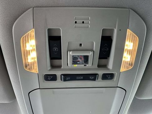 Used 2022 Toyota Highlander Platinum AWD/4WD image 40