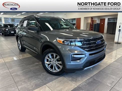 Used 2023 Ford Explorer XLT w/ Equipment Group 202A AWD/4WD image 1