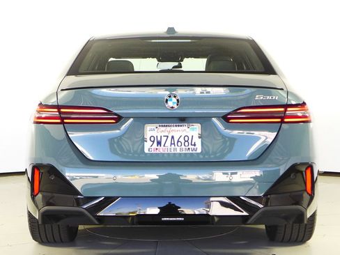 Used 2026 BMW 530i w/ M Sport Package RWD image 8