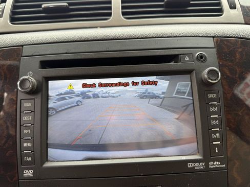 Used 2013 GMC Yukon Denali AWD/4WD image 22