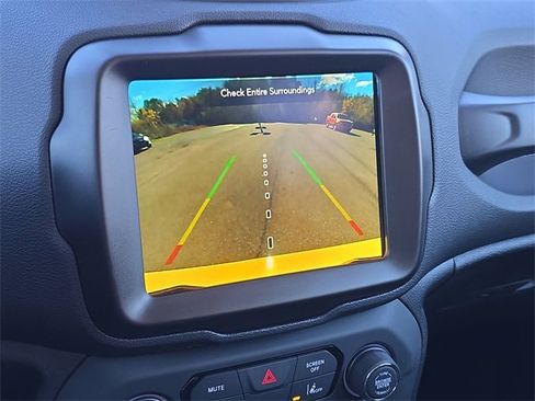 Used 2023 Jeep Renegade Altitude image 17