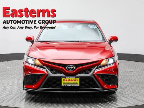 Used 2021 Toyota Camry SE w/ Cold Weather Package image 2