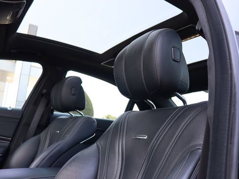 Used 2015 Mercedes-Benz S 63 AMG 4MATIC Sedan w/ Driver Assistance Package image 16
