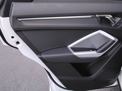 Certified 2025 Audi Q3 2.0T Premium w/ Convenience Package image 20