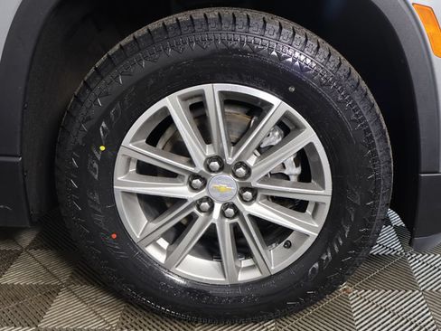 Used 2023 Chevrolet Traverse LT FWD image 21