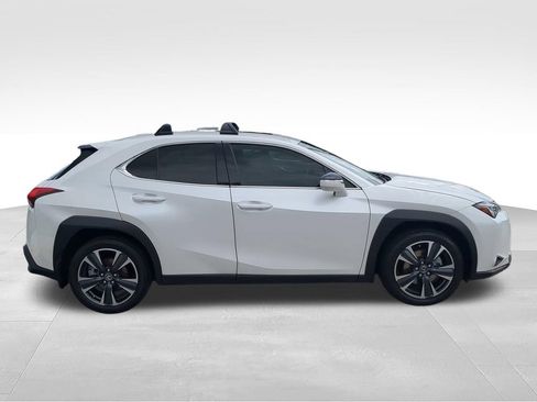 Used 2022 Lexus UX 200 w/ Accessory Package (Z2) FWD image 3