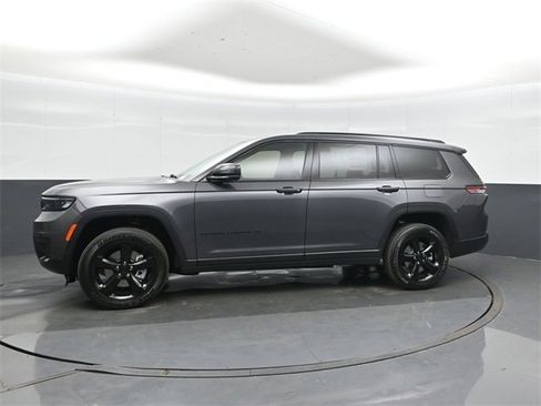 New 2025 Jeep Grand Cherokee L Altitude image 7