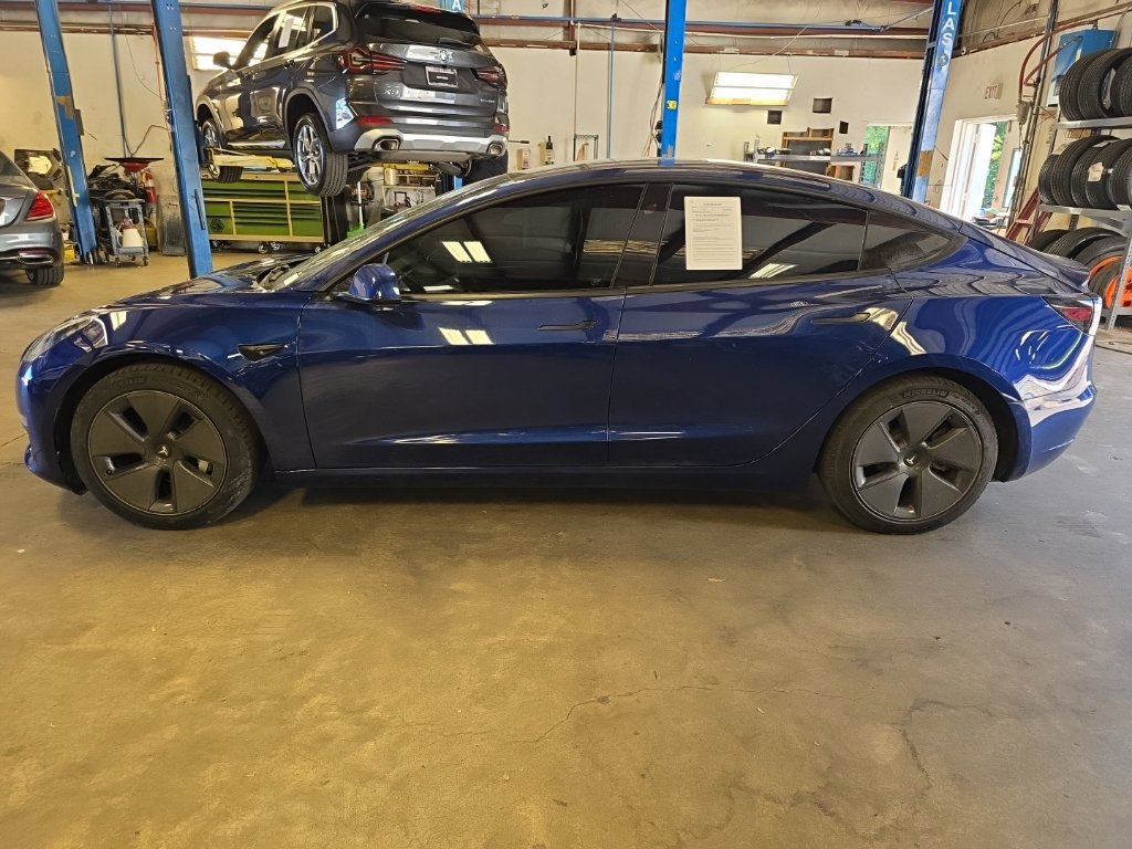 Used 2021 Tesla Model 3 Standard Range Plus RWD image 2