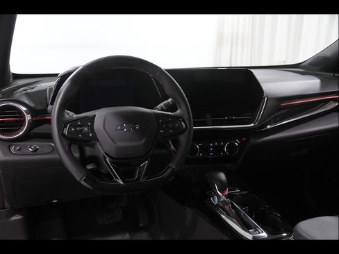 Certified 2025 Chevrolet Trax RS w/ Driver Confidence Package FWD image 6