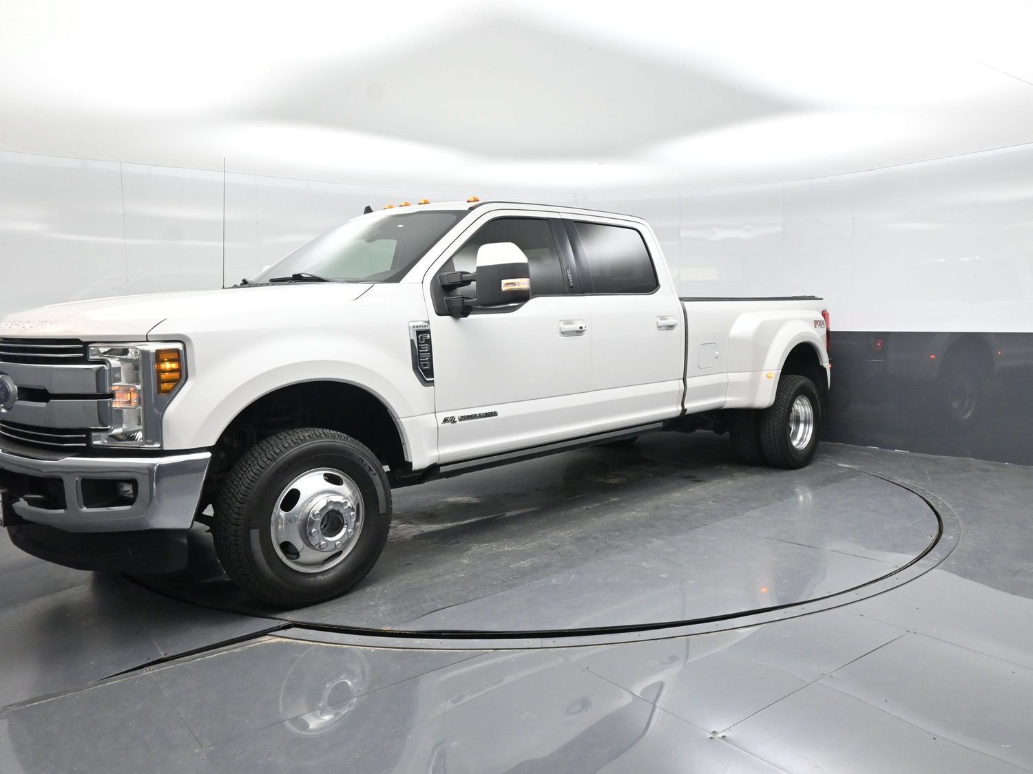 Used 2019 Ford F350 Lariat w/ Lariat Ultimate Package AWD/4WD image 1