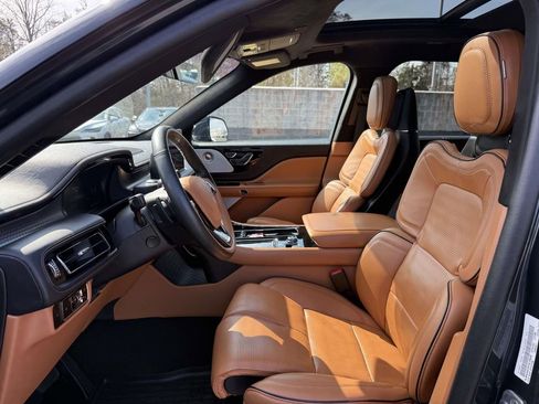 Used 2023 Lincoln Aviator Black Label w/ Dynamic Handling Package image 14