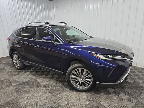 Used 2023 Toyota Venza XLE AWD/4WD image 7