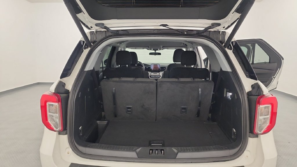 Used 2023 Ford Explorer XLT AWD/4WD image 24