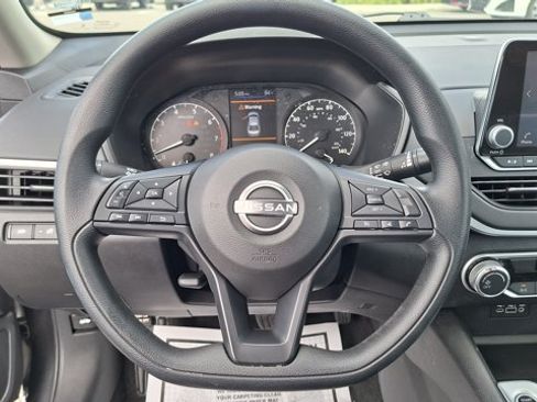 Certified 2025 Nissan Altima 2.5 S FWD image 11