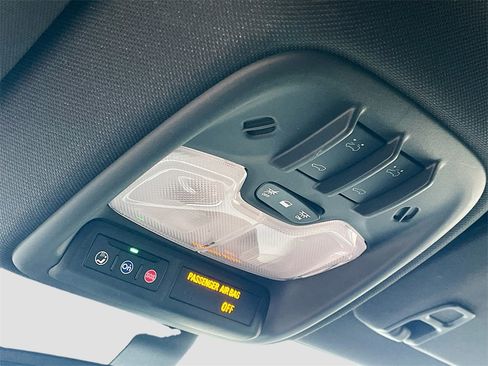 Used 2024 GMC Canyon Elevation w/ Elevation Premium Package image 20