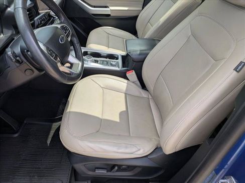 Used 2021 Ford Explorer Limited w/ Equipment Group 301A AWD/4WD image 16