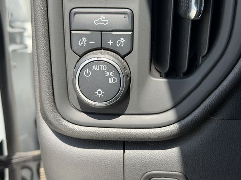 Used 2021 Chevrolet Silverado 1500 W/T w/ WT Value Package AWD/4WD image 24