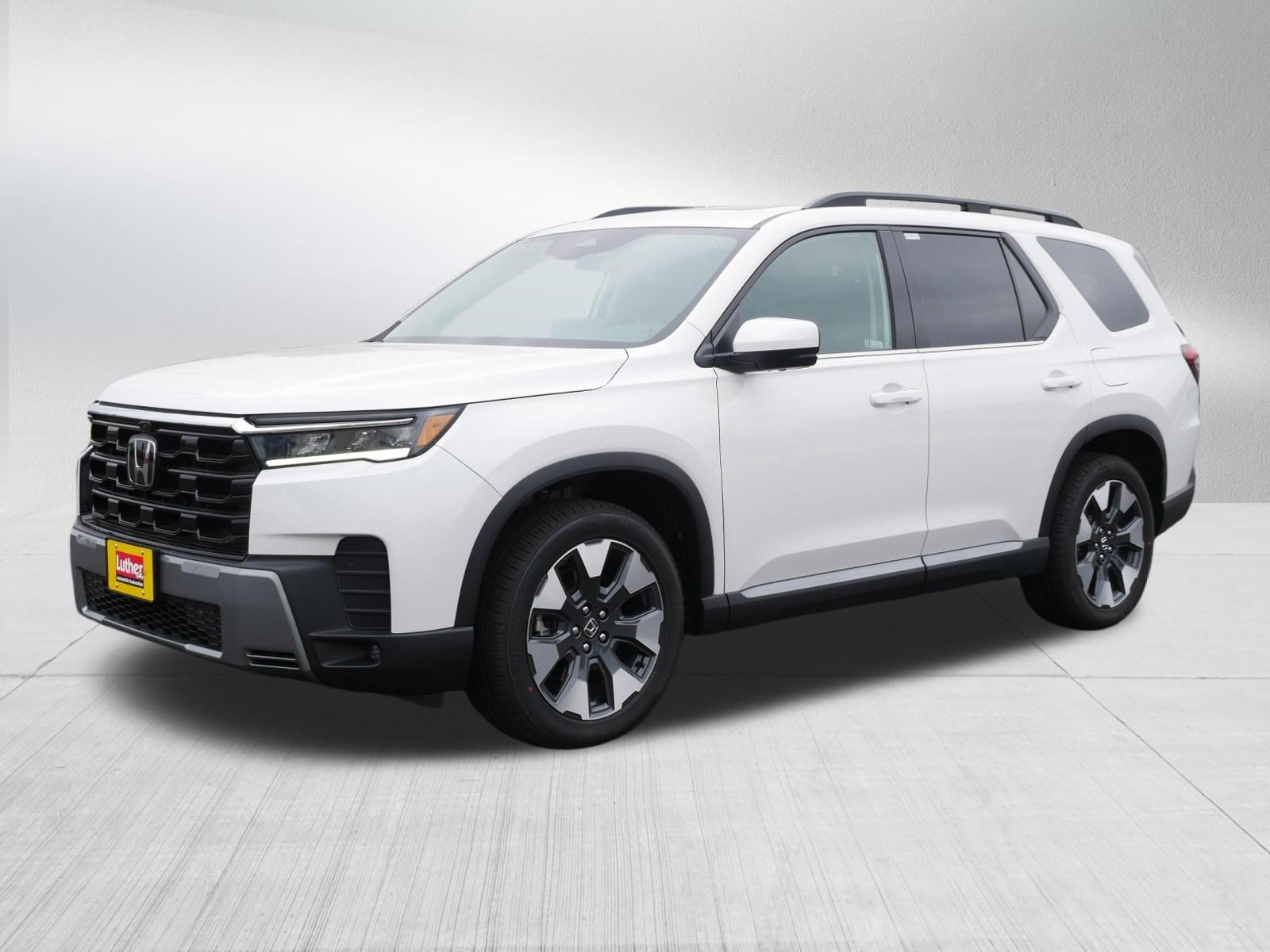 New 2026 Honda Pilot Touring image 3