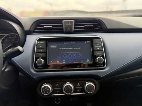 Used 2023 Nissan Versa SV FWD image 11