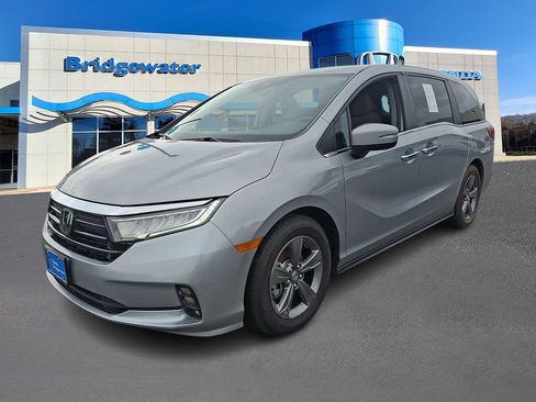 Used 2023 Honda Odyssey EX image 3