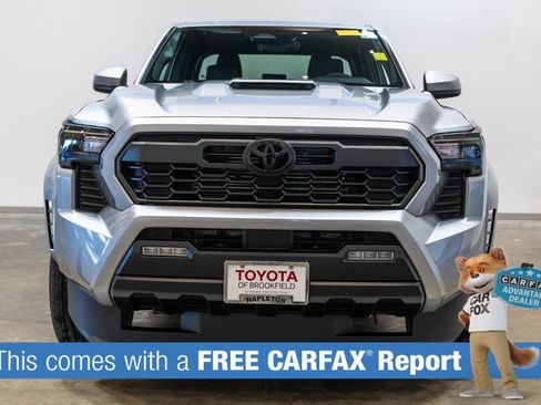 Certified 2026 Toyota Tacoma TRD Sport AWD/4WD image 2