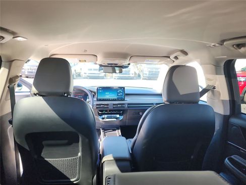 New 2026 Lincoln Corsair Premiere image 19